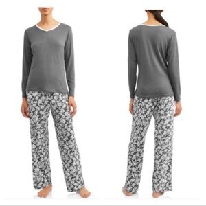 Floral pajama set new without tags